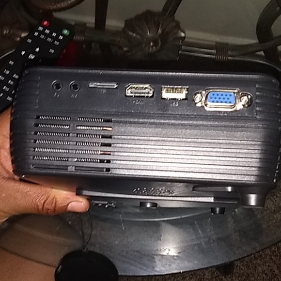 Projector - Picture 4 of 6